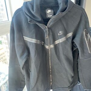 Nike men’s hoodie size L